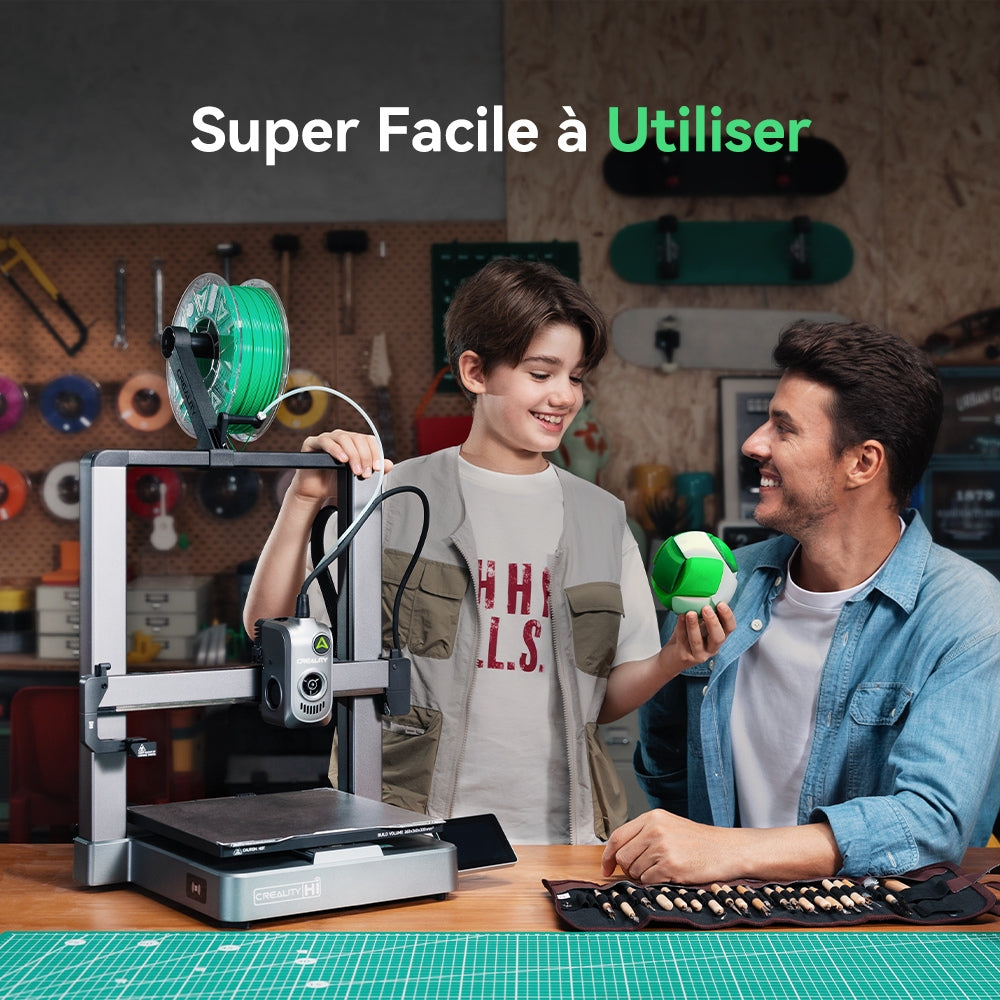 Creality HI COMBO : Découverte de l'Imprimante 3D Familiale Multicolore 2 Creality HI - Super Facile à Utiliser - Un père et son fils utilisent l'imprimante